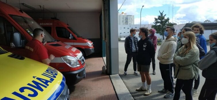 Alunos do AEAL visitam Bombeiros de Castelo Branco