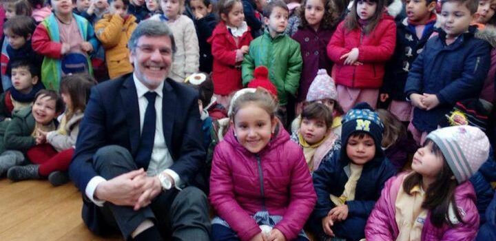 Jardim Escola João de Deus canta janeiras