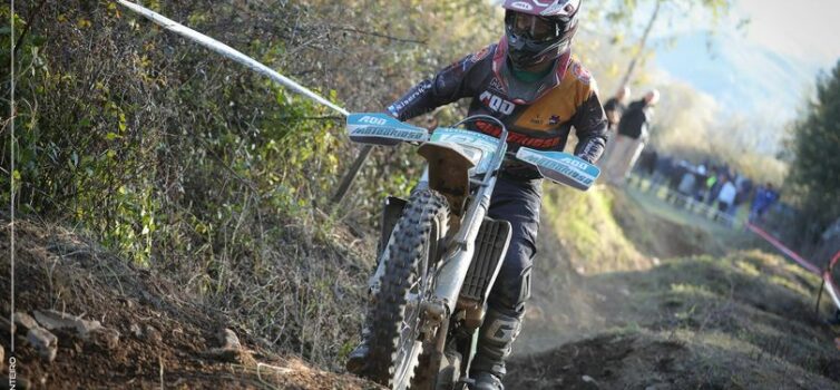 Piloto de Alcains no Campenasto Nacional de Enduro