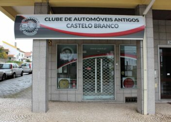 Automóveis Antigos com sede nova