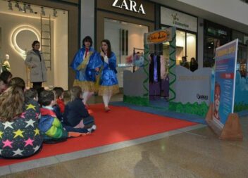 Atelier de Carnaval, no Fórum de Castelo Branco, com algumas escolas e infantári