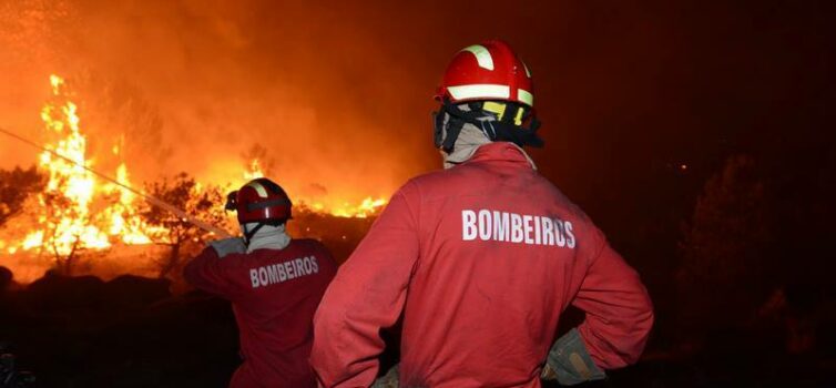 Dois incêndios