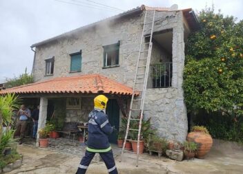 Incêndio habitacional no Fundão provoca danos consideráveis