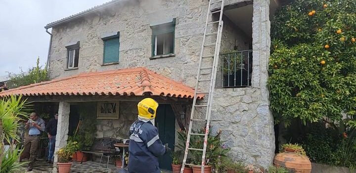 Incêndio habitacional no Fundão provoca danos consideráveis