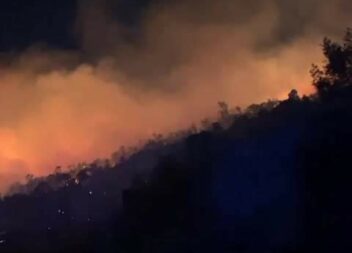 Arde com alguma intensidade o incêndio que deflagrou em Capinha, no concelho do