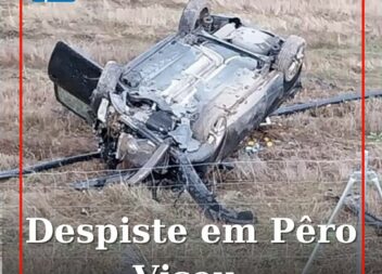 Um automóvel entrou em despiste e acabou por capotar em Pêro Viseu, no concelho