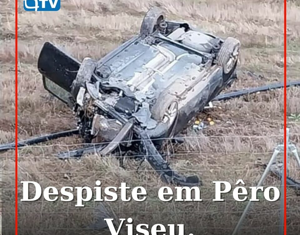 Um automóvel entrou em despiste e acabou por capotar em Pêro Viseu, no concelho