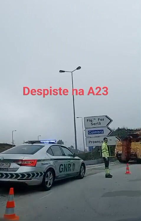 Despiste de viatura ligeira na A23