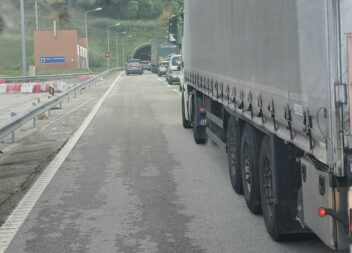 Túnel da Gardunha: camião com excesso de altura impede circulação