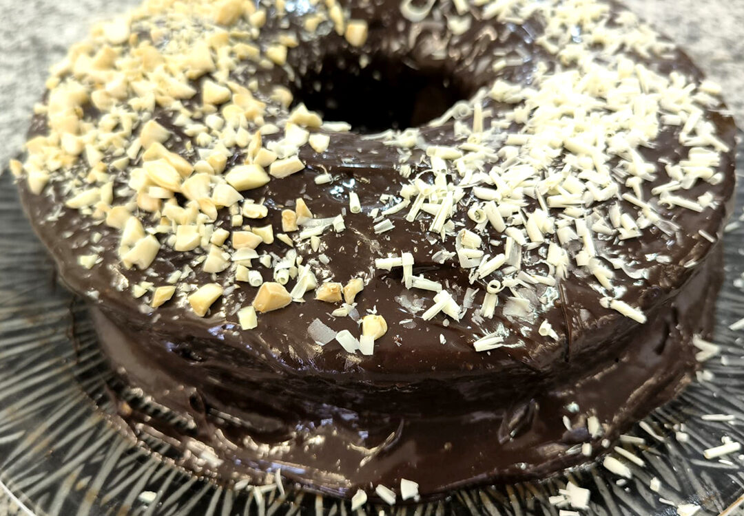 𝙍𝙚𝙘𝙚𝙞𝙩𝙖𝙨 𝙙𝙖 𝘽𝙚𝙞𝙧𝙖 𝘽𝙖𝙞𝙭𝙖 - Bolo de Laranja com cobertura de Chocolate Negro pelo