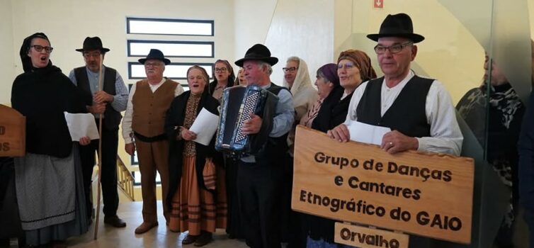 Grupos Locais Cantam "As Janeiras" na Câmara Municipal de Oleiros