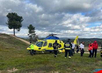 Seia: Homem de 35 anos evacuado de helicóptero após despiste de mota